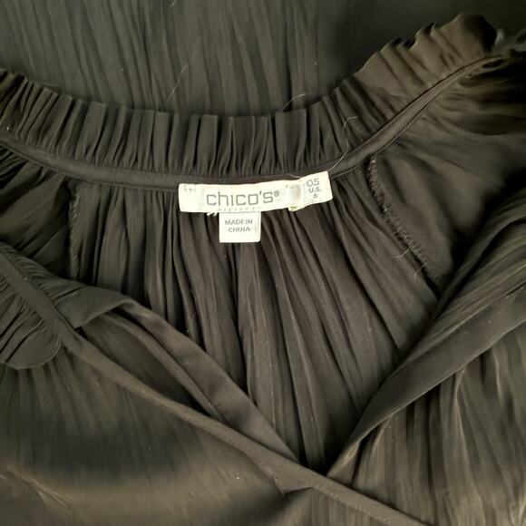Chico's Blouse Women's 0.5 (6) Black Liquid Knit Crinkle Tasseled Notch Neckline - Picture 4 of 6
